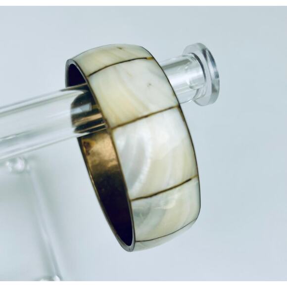 Vintage Bangle Mother of Pearl Bracelet Wide Brass - Picture 4 of 4